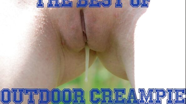 Blondinė, turinti korsetą, pakliuvo įvairiai