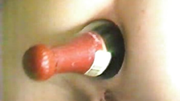 Patraukli jauna mergina per pirmąjį pasimatymą paima gaidį į makštį