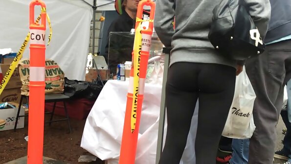 Liesa kalytė, kuri tikrai mėgsta analinį spaudimą, sulaukia norimo dėmesio