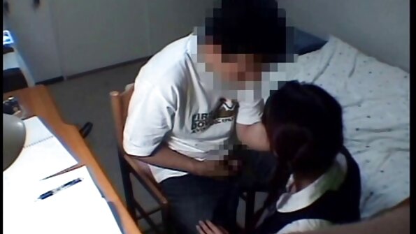 Bridgette B analiniam seksui suteptas užpakalis paimamas iš nugaros