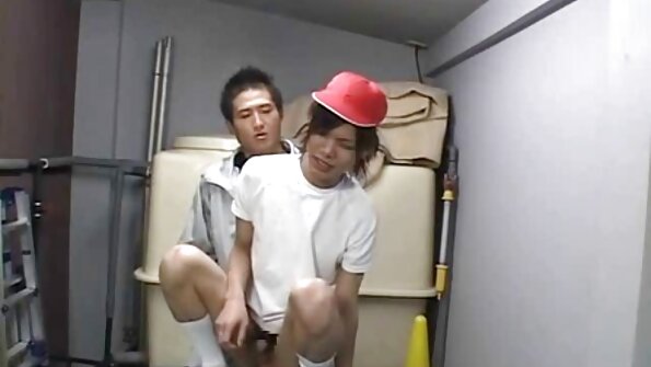 Seksuali podukra drebia savo storą pūlingą savo tėčiui