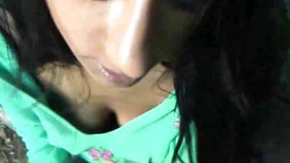 Blondie yra drąsi rusų apskretėlė, kuriai labiau patinka stiprus analinis trenksmas