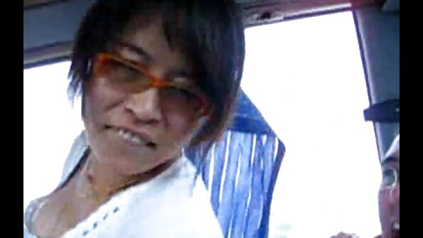 Apkūnią raudonplaukę močiutę nuniokojo jaunas žirgynas