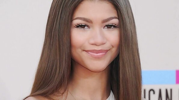 Blondinė su dideliais papais jaučia daug meilės savo užpakalyje