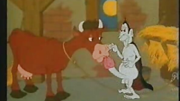 Žavingos merginos ir gražūs berniukai užsiima grupiniu seksu