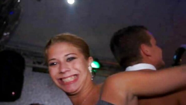 Angelas ir meilužis renkasi gimnastiką ir seksą iškart po treniruotės