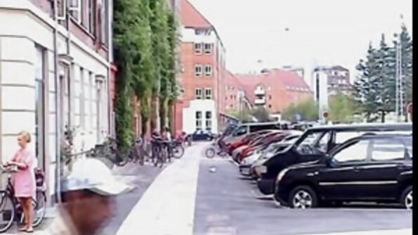 Gaidžio pasidalijimas daro šias dvi jaunas ponias taip sunkiai