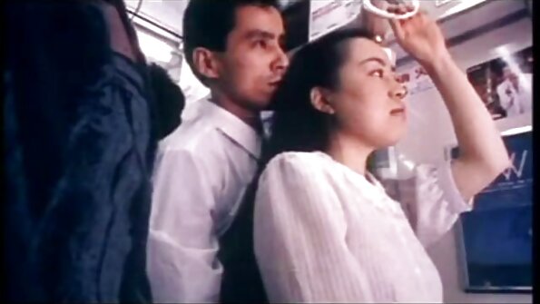 Karšta kalytė su seksualiu užpakaliuku ir pūlingu vis daug kamuoja