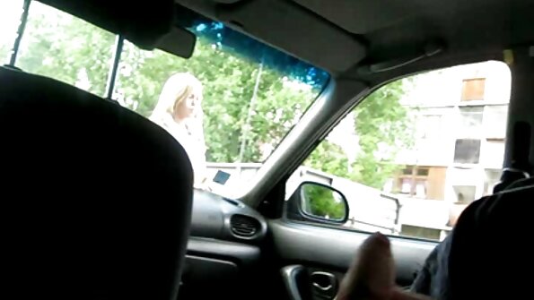 Bimbo su dideliais papais yra apverstas, taranuotas kieto penio