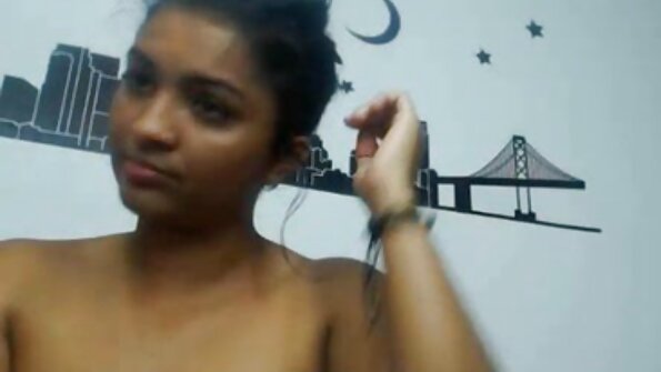 Stora senutė jaučia didelį kietą penį savo riebiame nukarusiame kūne