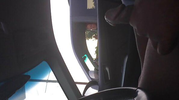 Brunetę merginą šiurkščiai pakliuvo patėvis