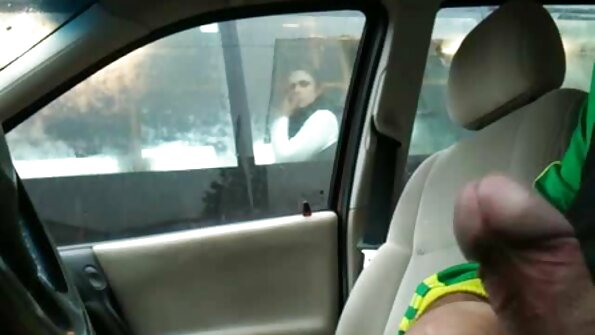 Didelis penis patenka į riestą brunetę su dideliu užpakaliu