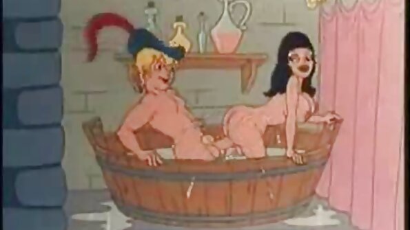 Į savo klasę įsiskverbia skani maža moksleivė